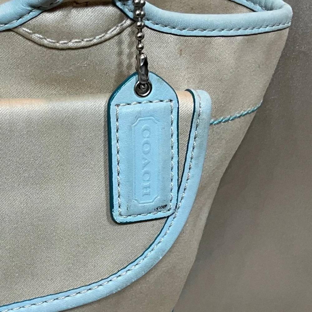 Vintage Coach handbag, beige material & baby blue leather. 10-H8Fa - Picture 3 of 12